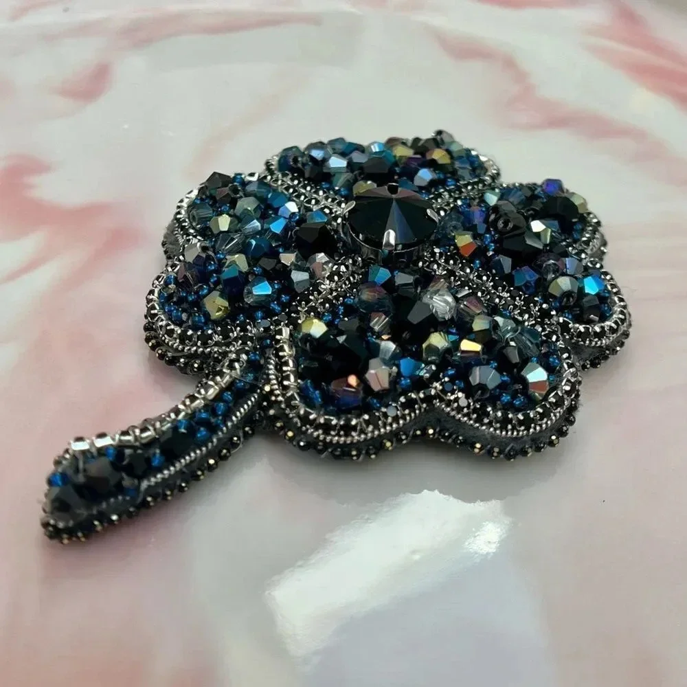 VQ Handmade Leaf Brooch - Picture 2 of 7